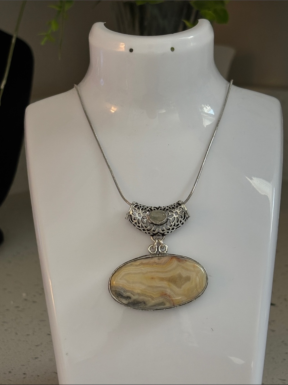 Hand Crafted Silver-Tone Necklace with Cream and Beige Oval Stone